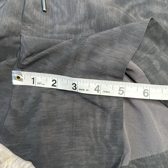 Athleta | Camden Printed Short, Size 6 - Picture 12 of 15